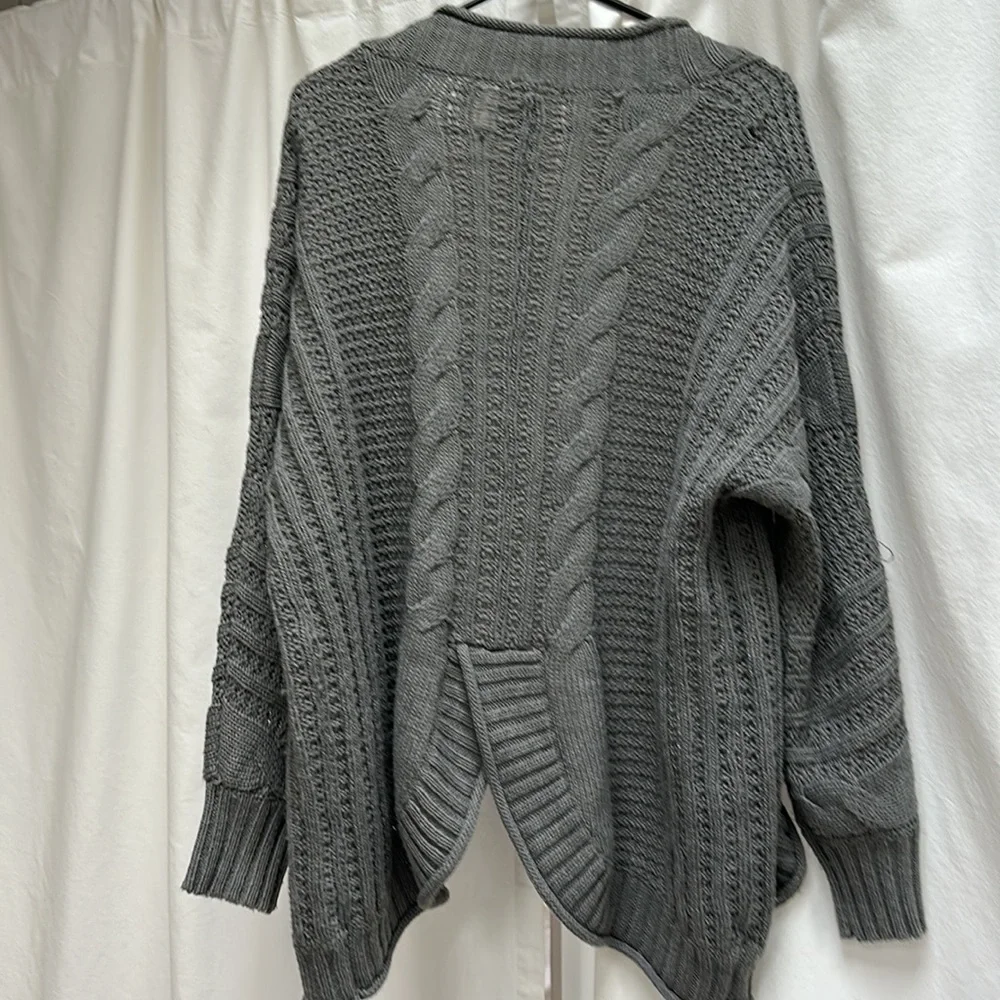 Alya grey cardigan sweater. Size large - Picture 3 of 4